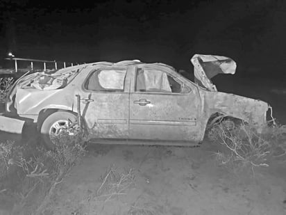 La pareja que perdió la vida viajaba a bordo de una camioneta Chevrolet Tahoe de color gris.