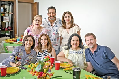 Claudia Murillo, Luis Ibarra, Victoria, Pily Fernández, Mónica Gómez, Gaby Cordero y Carlos López (EL SIGLO DE TORREÓN/EDDIE RUIZ)