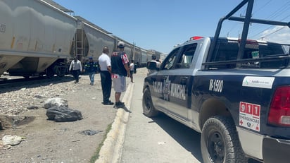 Hombre de la tercera edad muere tras intentar ganarle el paso al tren en Saltillo