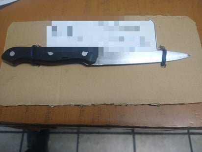El presunto responsable fue detenido y se le aseguró un cuchillo de 25 centímetros de longitud.