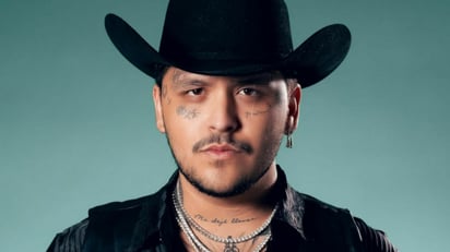 Así luce el rostro de Christian Nodal tras iniciar su tratamiento para borrar sus tatuajes