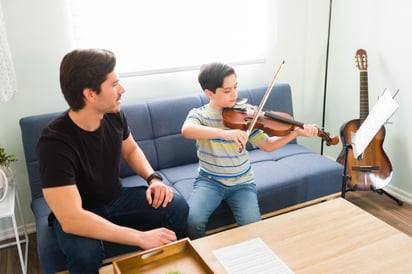¿Por qué los niños deben aprender a tocar un instrumento?