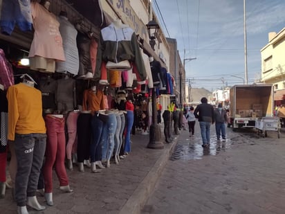 Comerciantes de Saltillo piden reubicar a 'nenis' del primer cuadro de la ciudad