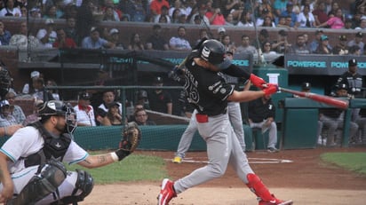 Toros de Tijuana vencen a Saraperos con tremenda voltereta