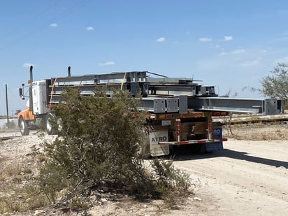 La empresa Draslovka inició con el retiro de maquinaria y equipo de las instalaciones de su planta en El Siete.