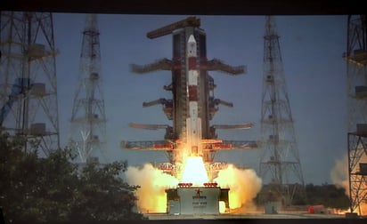 La masa de Aditya-L1 es de 1480.7 kilogramos y se espera que permanezca en funcionamiento durante unos cinco años. (PIYAL ADHIKARY / EFE)