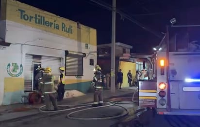 Se registró un incendio al interior de una tortillería ubicada al oriente de Saltillo.