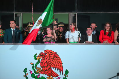 Leticia Herrera Ale presidió la ceremonia para conmemorar el 213 aniversario del Inicio de la lucha de Independencia. (CORTESÍA)