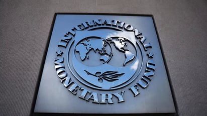 Gracias a los 'efectos compensatorios' entre los países productores y consumidores, señala el FMI, los costos económicos globales serán generalmente “modestos”. (ARCHIVO)