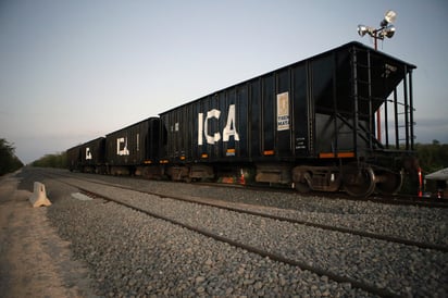 El proyecto del Tren Maya será vigilado con 3 mil 200 elementos de la Guardia Nacional, drones y 5 aeronaves de la Fuerza Aérea Mexicana.