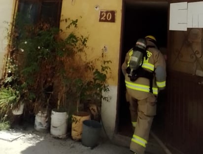 Se incendia parte superior de una casa en Torreón