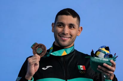 Nadador lagunero Miguel de Lara gana presea de bronce