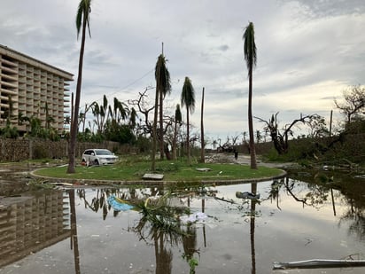 El primer informe oficial del Gobierno tardó más de 24 horas después del impacto del huracán porque las comunicaciones aún no se restablecen por completo. (ANGÉLICA SANDOVAL / EL SIGLO DE TORREÓN)