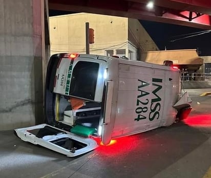  Las unidades involucradas en el accidente fueron remolcadas a un corralón y serán devueltas a sus propietarios una vez que se reparen los daños. (EL SIGLO DE TORREÓN)