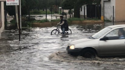 En Torreón, los sectores más afectados fueron el sur, suroriente y nororiente, aunque las lluvias fueron generalizadas, indicó el titular de Protección Civil. (FOTO: FERNANDO COMPEÁN)