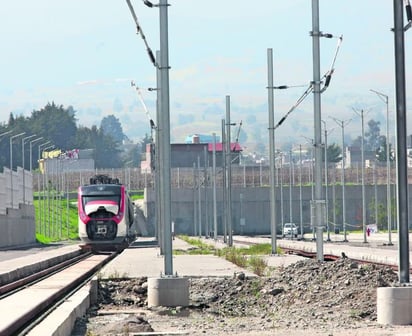 El documento refiere que es de interés del gobierno de México 'impulsar la implementación de ferrocarriles de pasajeros que permitan mejorar la calidad de vida'. (ARCHIVO)