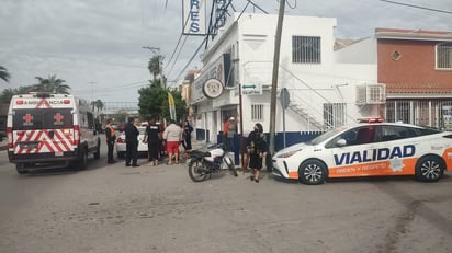 El motociclista terminó con lesiones que no ponen en riesgo su vida.