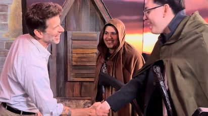 Zack Snyder convive con sus fans mexicanos durante promoción de Rebel Moon