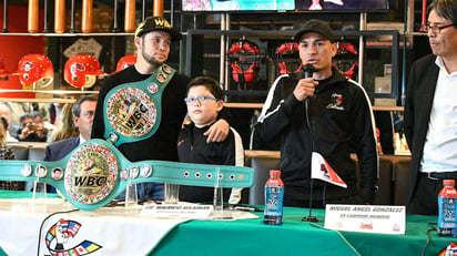 El campeón absoluto Supermosca del Consejo Mundial de Boxeo (WBC, por sus siglas en inglés), Juan Francisco 'Gallo' Estrada, dice que puede buscar una pelea por el título de peso Gallo, luego de que la unificación contra Kazuto Ioka, no se concretara.