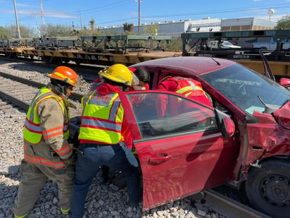 El conductor dijo a la autoridad que no escuchó el sonido del tren. (EL SIGLO COAHUILA)