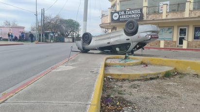 Los hechos ocurrieron sobre la avenida Añejo González. (Foto: RENÉ ARELLANO / EL SIGLO COAHUILA)