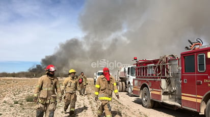 Este martes, por segundo día, se registró un incendio en el tiradero de basura en Francisco I. Madero. (EL SIGLO DE TORREÓN)