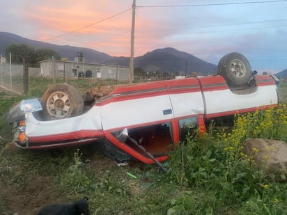 Agentes de Tránsito de la Policía Municipal tomaron conocimiento del incidente, acordonando el área para llevar a cabo las investigaciones correspondientes. (EL SIGLO DE TORREÓN)