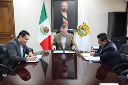 El convenio fue firmado entre autoridades del INE, IEC y la Secretaría de Educación en Coahuila.
