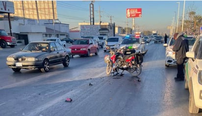 La motocicleta se impactó de lleno contra la parte trasera de una camioneta particular en la ciudad de Gómez Palacio.