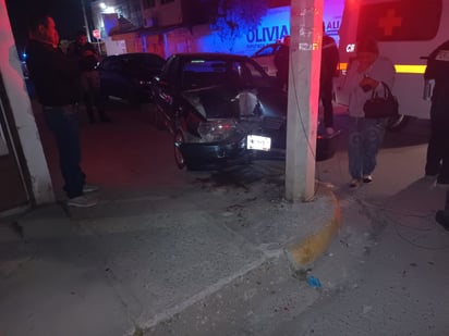 El accidente se registró a la 00:47 horas de la madrugada del domingo, en la intersección de la calle Nicaragua y avenida Brasilia del fraccionamiento Latinoamericano de Torreón. (EL SIGLO DE TORREÓN)