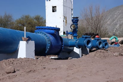 Fue en el tramo de El Centauro donde se registró la fuga de agua, lo que ocasionó que se suspendiera la entrega a las tuberías de Lerdo. (VAYRON INFANTE / EL SIGLO DE TORREÓN)