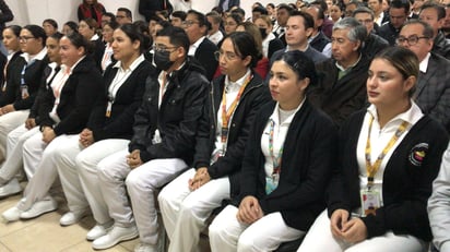 Se realizó una ceremonia para oficializar el inicio del ciclo escolar en la Escuela de Enfermería Técnica del Sistema para el Desarrollo Integral de la Familia (DIF) Torreón. (FOTO: FERNANDO COMPEÁN)