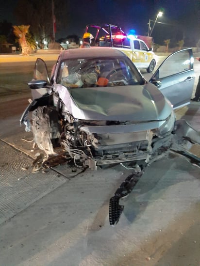Un accidente en el sector oriente de Torreón dejó daños materiales estimados en 200 mil pesos.