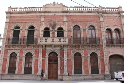 La Casa Faya representa un patrimonio de los gomezpalatinos, pues a través de los materiales, adobe y ladrillo, narra la historia de la ciudad. (DANIELA CERVANTES)