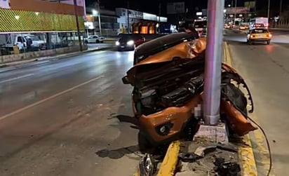 Vehículo Renault Kwid accidentado. (EL SIGLO DE TORREÓN)