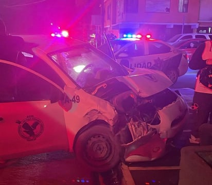 Nissan March, de la base Águilas.  (EL SIGLO DE TORREÓN)