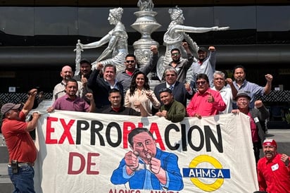 Una comisión de obreros de Altos Hornos de México se reunieron en la capital del país con diputados federales para exponer la situación de miles de trabajadores y sus familiares por falta de ingresos.