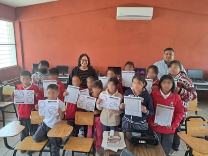 En Gómez Palacio brindan pláticas a los niños de primaria sobre el Eclipse Solar Total