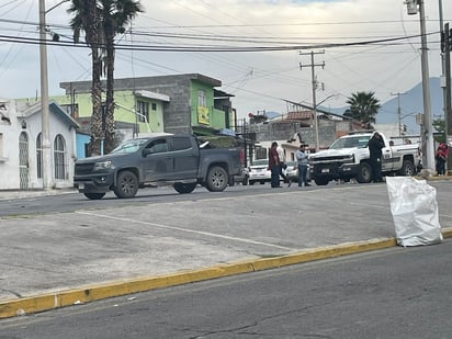 Entre la vida y la muerte se debate un menor de 7 años de edad en hospital, luego de que una camioneta lo arrollara la tarde de este martes en Saltillo.