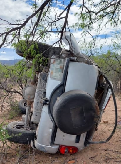 Volcadura de la camioneta de la marca Jeep. (EL SIGLO DE TORREÓN)