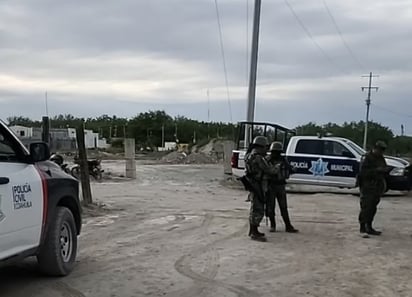 Desde Saltillo acudieron ocho elementos de la Sexta Zona Militar de la Secretaría de la Defensa Nacional (SEDENA), expertos en explosivos. (EL SIGLO DE TORREÓN)