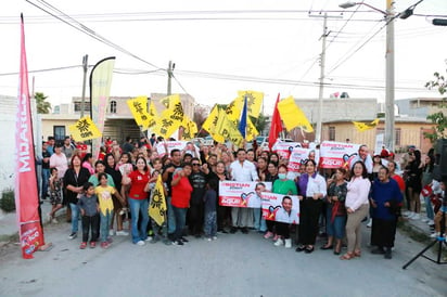 De barrio en barrio es una dinámica en la que el candidato se reúne con los habitantes de colonias.