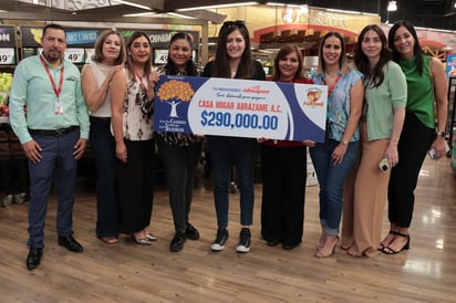 La Casa Hogar Abrázame recibió un cheque por el orden de los 290 mil pesos.