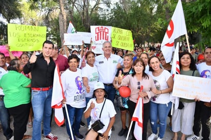 El candidato Román Cepeda estuvo visitando los ejidos y colonias del sector norte.