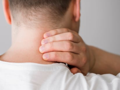 Relaja tu cuello con este simple ejercicio