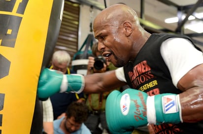 Floyd Mayweather Jr. sorprende a todos y anuncia pelea en México