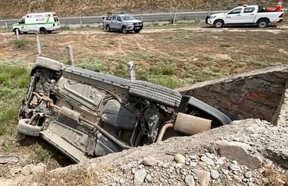 Camioneta FORD Explorer accidentada. (EL SIGLO DE TORREÓN)