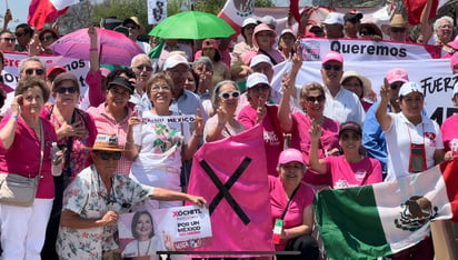 Monclova participó en protesta nacional Marea Rosa