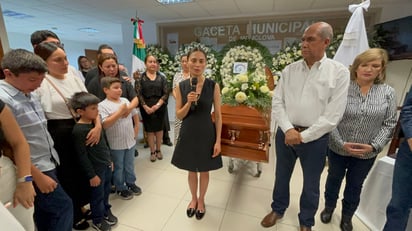 Rinden homenaje a Eduardo García, director de ingresos del Ayuntamiento de Monclova