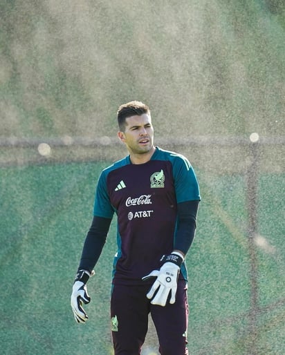 Con la ausencia del 'intocable' guardameta, Guillermo Ochoa, en el llamado de Jaime Lozano rumbo a la Copa América 2024, el portero de los Pumas, Julio González, se perfila para ser titular en este primer duelo de preparación. (Especial)